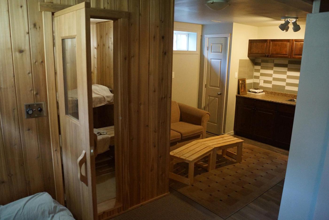 Pelican Guest House. Village Style Living. Spend Vacation Time In Eco Place! Форт-Эри Экстерьер фото